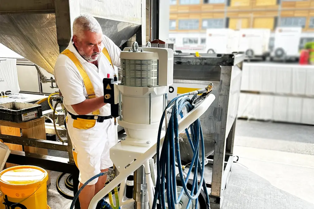 Klebemasse aufsprühen