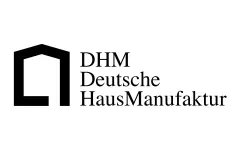 Das Logo des auf modularen Wohnungs- und Hausbau spezialisierten Unternehmens DHM Deutsche Hausmanufaktur